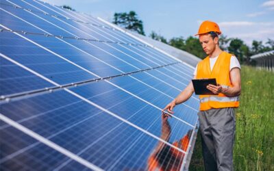 Limpieza de placas solares en instalación industrial