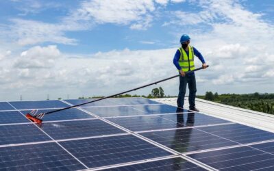 La limpieza de placas solares gana protagonismo en instalaciones industriales